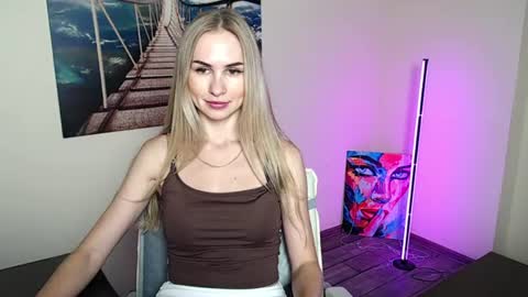 Erika online show from 06-25-26, 11:48