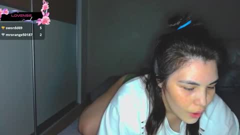 Snapshot of erikagloss chatting on 11-25-25, 01:22 ErikaGloss online show from 11-25-25, 01:22