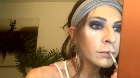 Snapshot of erikal0ve chatting on 01-15-25, 09:02 Erika Love online show from 01-15-25, 09:02
