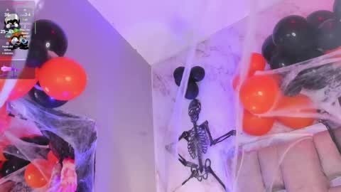 Erika  online show from 10-09-25, 08:29