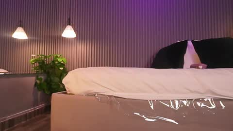 Snapshot of eriklein chatting on 04-01-26, 07:33 Eri online show from 04-01-26, 07:33