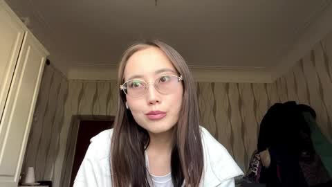 Luna online show from 05-23-26, 10:19
