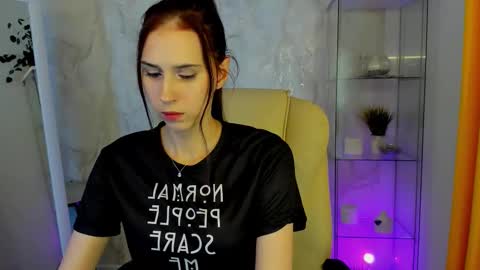 Snapshot of erisunn chatting on 11-09-25, 06:39 EriSun online show from 11-09-25, 06:39