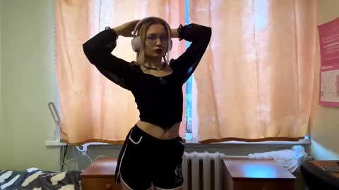 Amelie online show from 02-09-26, 01:04