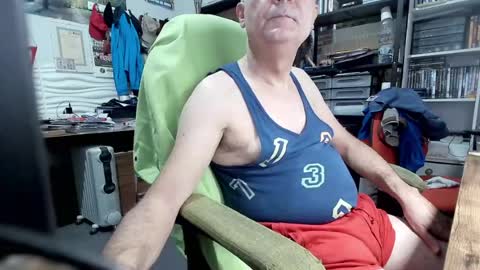Snapshot of ernello chatting on 06-07-26, 06:06 ernello online show from 06-07-26, 06:06
