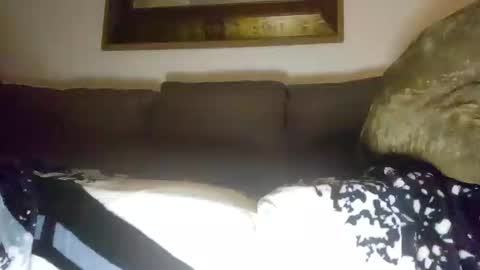 Hmmmhmmmm online show from 01-10-25, 07:25