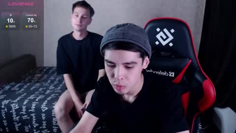 Snapshot of ernestwong chatting on 11-08-25, 07:34 Erny online show from 11-08-25, 07:34