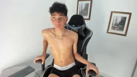ero_boy40 online show from 07-01-26, 02:35