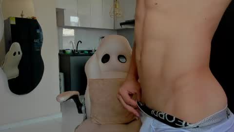 Snapshot of eros_becker_ chatting on 08-05-26, 04:54 eros_becker_ online show from 08-05-26, 04:54