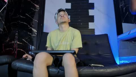 Snapshot of eros_fang chatting on 03-18-26, 10:07 eros_fang online show from 03-18-26, 10:07