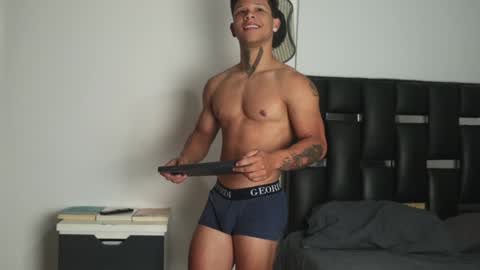 Snapshot of erosscott chatting on 12-11-24, 10:06 Eros online show from 12-11-24, 10:06