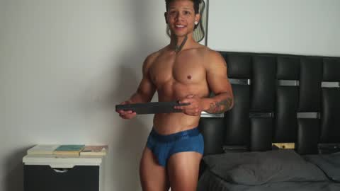 Snapshot of erosscott chatting on 01-21-25, 01:39 Eros online show from 01-21-25, 01:39
