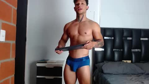 Snapshot of erosscott chatting on 09-11-25, 04:07 Eros online show from 09-11-25, 04:07