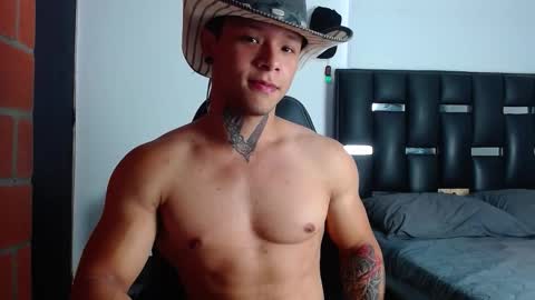 Snapshot of erosscott chatting on 09-24-25, 04:32 Eros online show from 09-24-25, 04:32