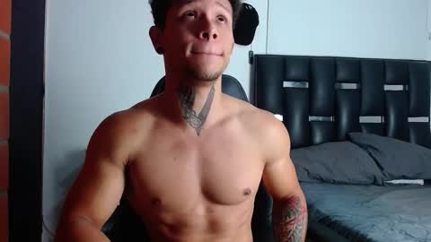 Snapshot of erosscott chatting on 10-06-25, 05:43 Eros online show from 10-06-25, 05:43