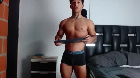 Snapshot of erosscott chatting on 10-10-25, 10:31 Eros online show from 10-10-25, 10:31