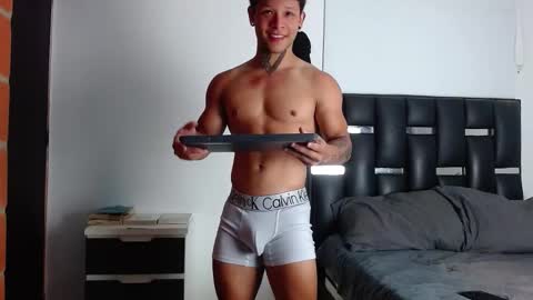 Snapshot of erosscott chatting on 10-14-25, 03:46 Eros online show from 10-14-25, 03:46