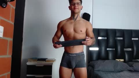 Snapshot of erosscott chatting on 11-03-25, 05:25 Eros online show from 11-03-25, 05:25