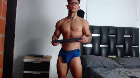 Snapshot of erosscott chatting on 11-06-25, 04:30 Eros online show from 11-06-25, 04:30