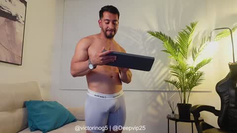 Snapshot of eroswolfs chatting on 01-23-25, 11:36 eroswolf online show from 01-23-25, 11:36