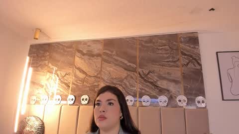 Snapshot of erotic_boobs chatting on 10-31-25, 12:17 Karen online show from 10-31-25, 12:17