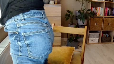 Snapshot of erotic_vibe chatting on 12-15-24, 01:11 Melissa online show from 12-15-24, 01:11
