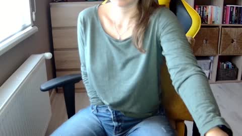 Snapshot of erotic_vibe chatting on 12-24-24, 10:33 Melissa online show from 12-24-24, 10:33