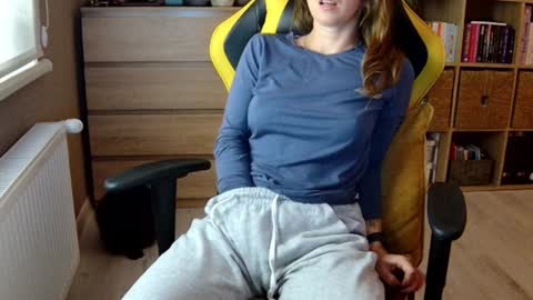 Snapshot of erotic_vibe chatting on 12-25-24, 10:59 Melissa online show from 12-25-24, 10:59