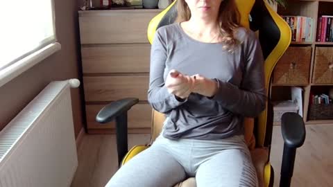 Snapshot of erotic_vibe chatting on 12-29-24, 08:11 Melissa online show from 12-29-24, 08:11