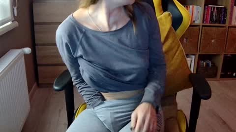 Snapshot of erotic_vibe chatting on 01-01-25, 03:24 Melissa online show from 01-01-25, 03:24