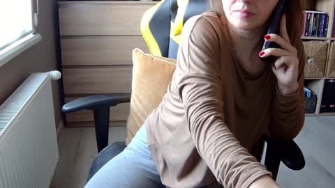 Snapshot of erotic_vibe chatting on 01-12-25, 11:17 Melissa online show from 01-12-25, 11:17