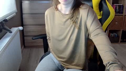 Snapshot of erotic_vibe chatting on 01-12-25, 02:19 Melissa online show from 01-12-25, 02:19