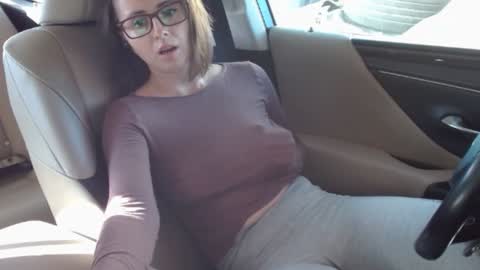 Snapshot of erotic_vibe chatting on 03-09-25, 01:15 Melissa online show from 03-09-25, 01:15