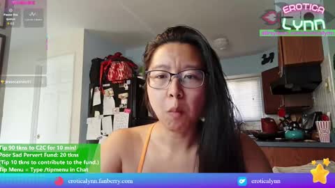 Snapshot of eroticalynn chatting on 10-08-25, 07:11 Lynn online show from 10-08-25, 07:11