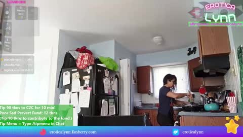 Snapshot of eroticalynn chatting on 10-20-25, 07:03 Lynn online show from 10-20-25, 07:03