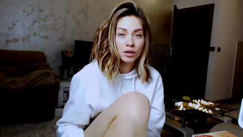 Snapshot of eroticgiftxxx chatting on 03-10-25, 11:10 LylaXXX online show from 03-10-25, 11:10