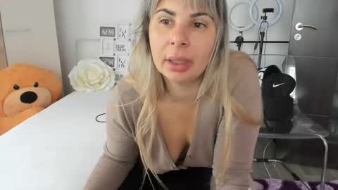 eroticsensualkitty4u online show from 10-06-25, 07:28