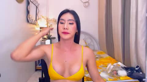 Snapshot of ervanamorge chatting on 02-13-25, 12:00 Ervana online show from 02-13-25, 12:00