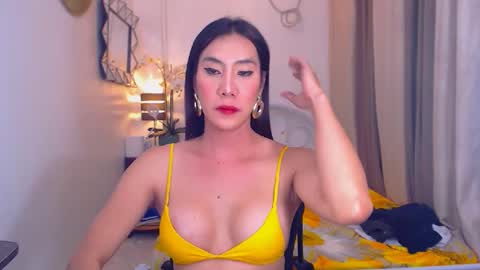 Snapshot of ervanamorge chatting on 02-16-25, 10:10 Ervana online show from 02-16-25, 10:10