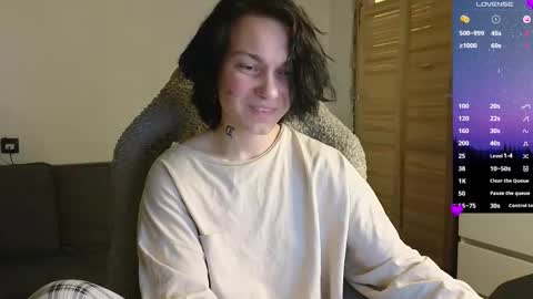 Snapshot of esajukyy chatting on 03-10-26, 02:22 esajukyy online show from 03-10-26, 02:22