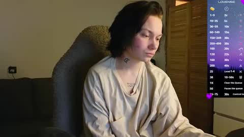 Snapshot of esajukyy chatting on 03-11-26, 02:56 esajukyy online show from 03-11-26, 02:56