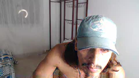 Snapshot of escanor_legendary chatting on 12-21-24, 03:25 Scanor online show from 12-21-24, 03:25