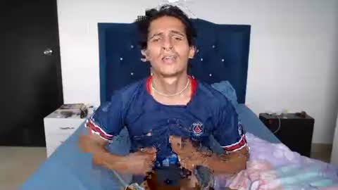 Snapshot of escanor_legendary chatting on 01-20-25, 08:29 Scanor online show from 01-20-25, 08:29