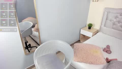 Escarlet online show from 03-25-26, 02:12