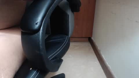 escorpion51 online show from 12-02-24, 01:36