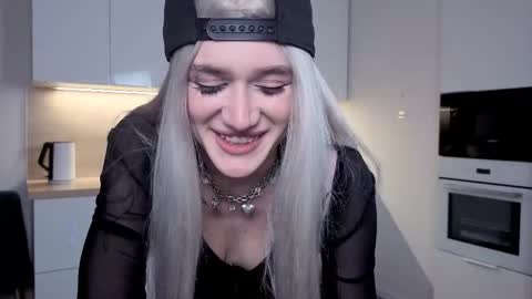 EshleGreen online show from 12-04-25, 03:54