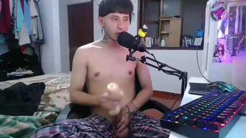 Snapshot of esjrobles chatting on 12-26-24, 05:58 Esteban online show from 12-26-24, 05:58