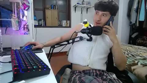 Snapshot of esjrobles chatting on 01-13-25, 05:33 Esteban online show from 01-13-25, 05:33