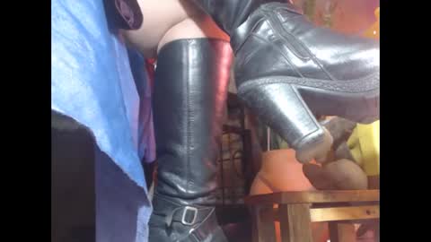 Snapshot of eskelaswd chatting on 02-15-26, 07:51 Eskela911 online show from 02-15-26, 07:51