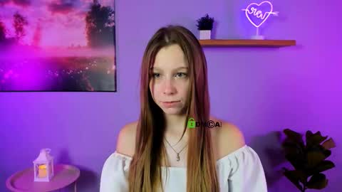 esme_moore_ online show from 10-07-25, 09:39